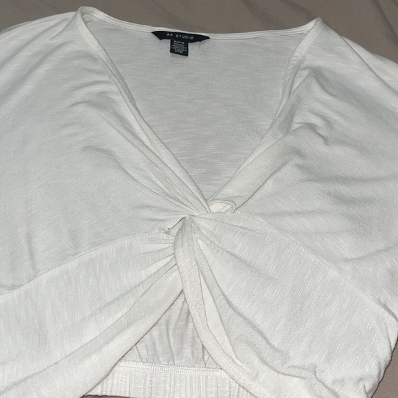 White tied front crop top with flare sleeves - Picture 2 of 4